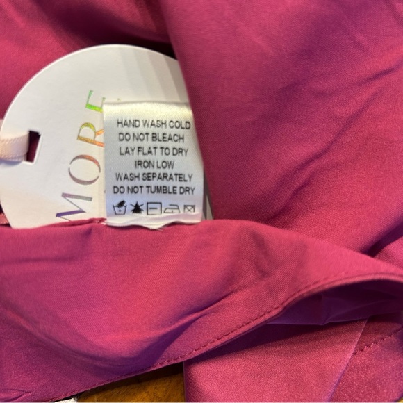 *NWT* More To Come Kaela Open Back Top in Burgundy, Size Medium, Blouse - Picture 9 of 9